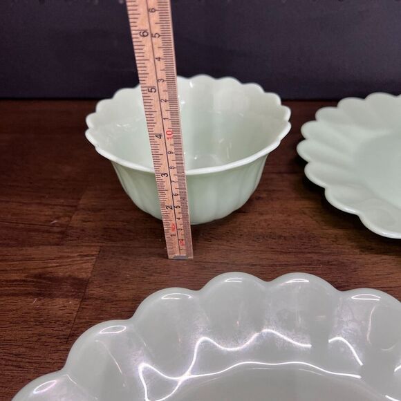 Pioneer Woman Timeless Beauty Jadeite Scalloped 10" 9" 8.5" Plate Bowl Set 4 pcs - Picture 7 of 10